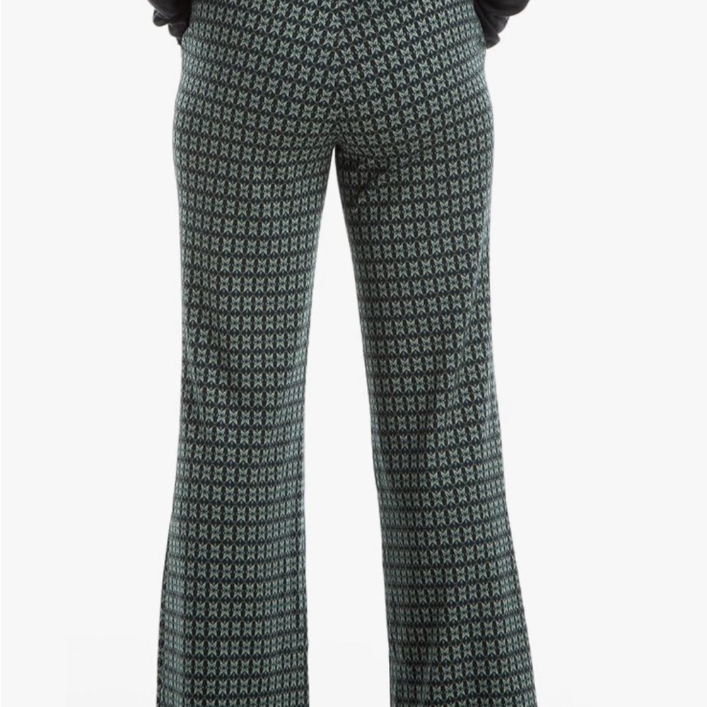 Women's Printed Ponte Bootleg Pant - Picture 10 of 10